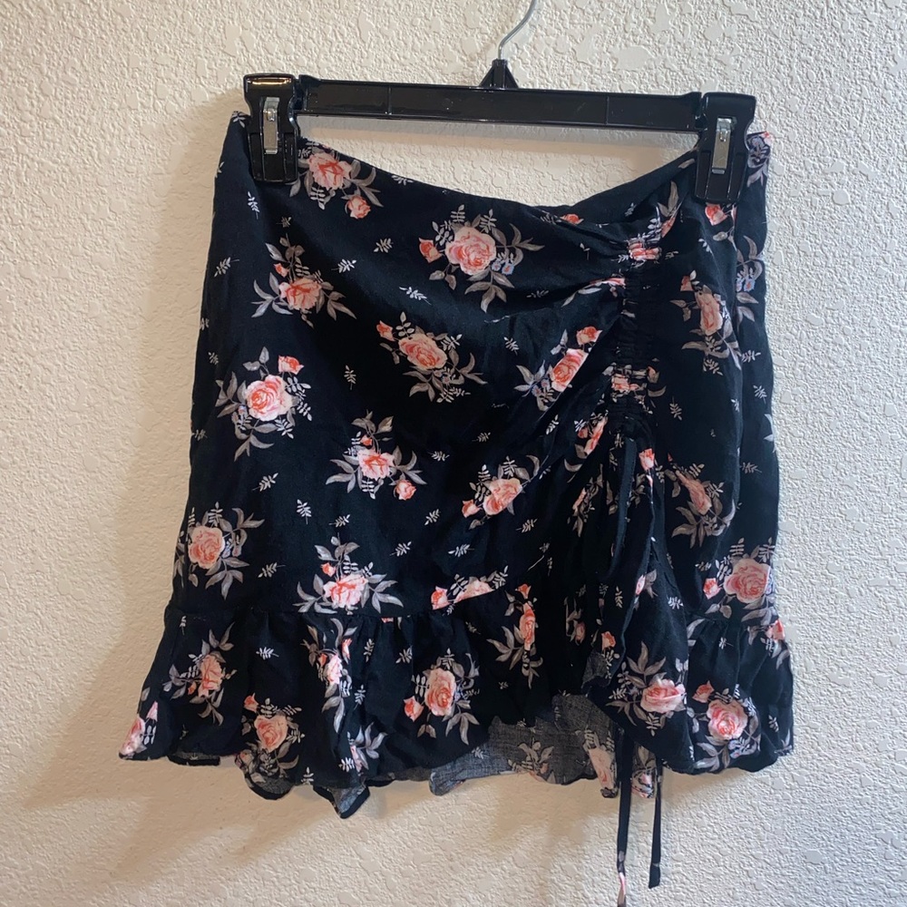 H&M - Black & Pink Floral Skirt